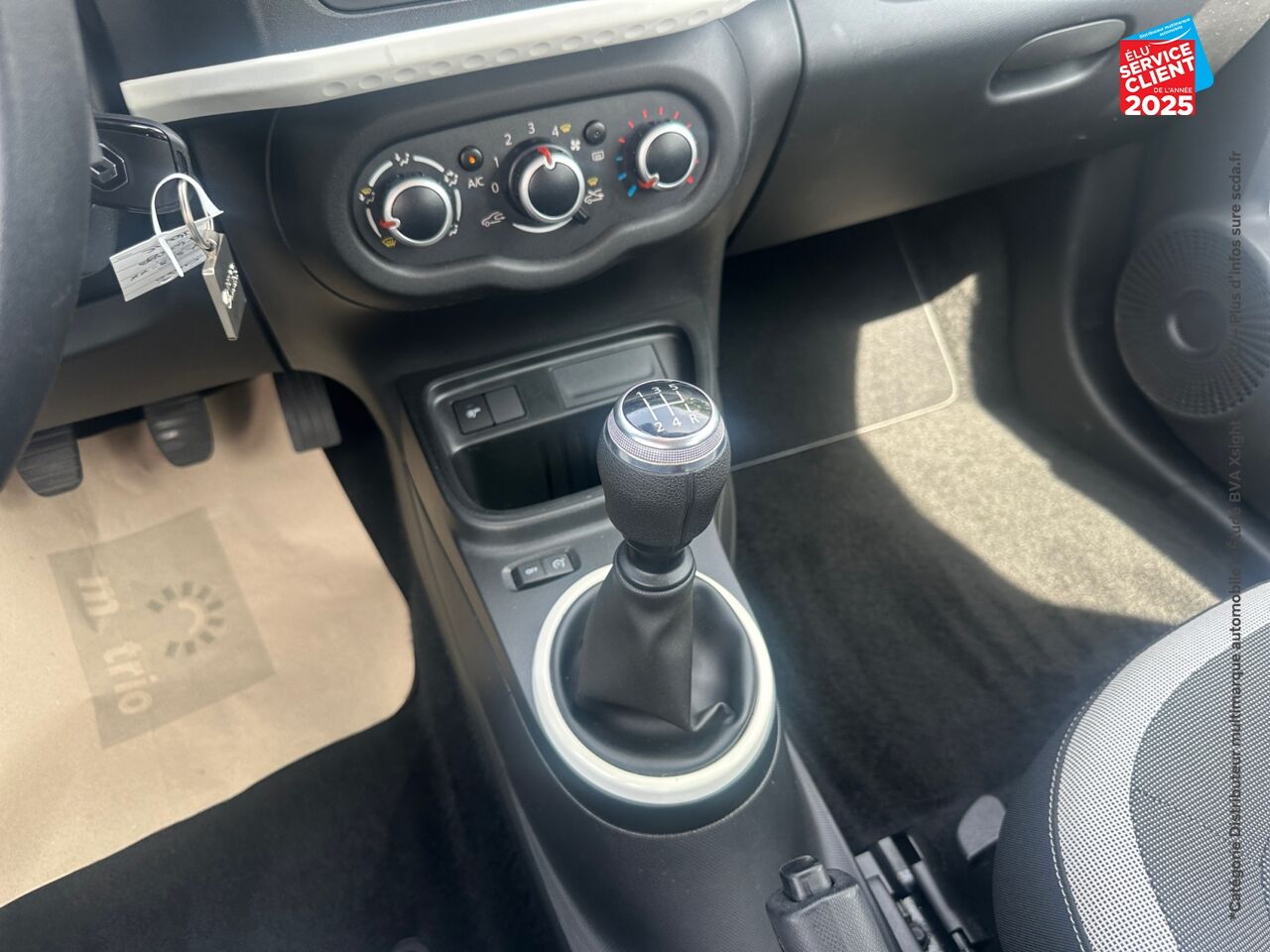 Véhicule d'occasion RENAULT TWINGO 1.0 SCE 65CH ZEN - 21 chez Renault Sélestat