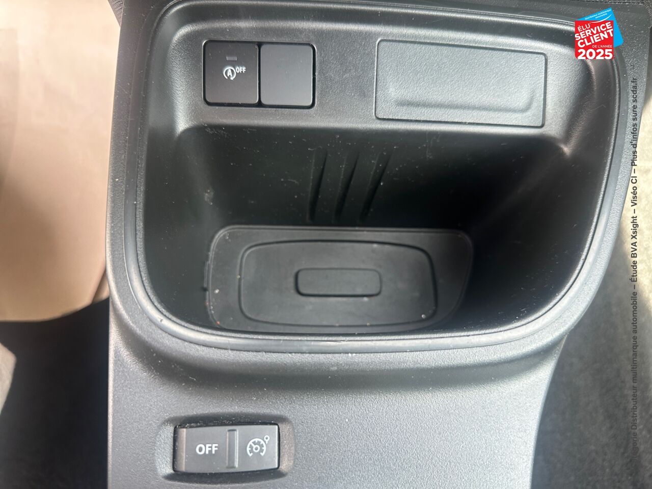 Véhicule d'occasion RENAULT TWINGO 1.0 SCE 65CH ZEN - 21 chez Renault Sélestat
