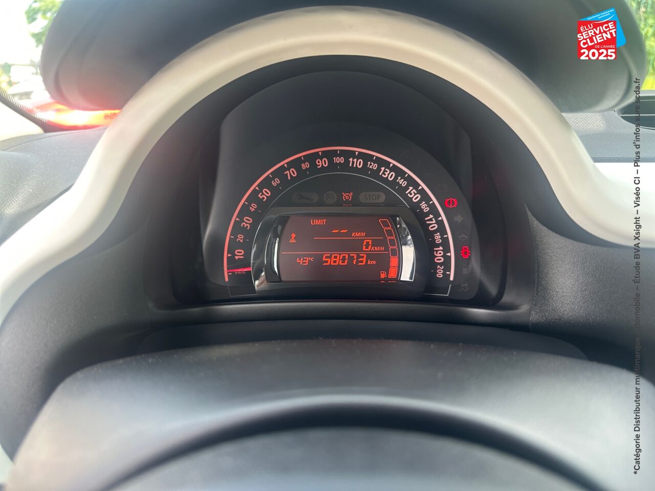 Véhicule d'occasion RENAULT TWINGO 1.0 SCE 65CH ZEN - 21 chez Renault Sélestat