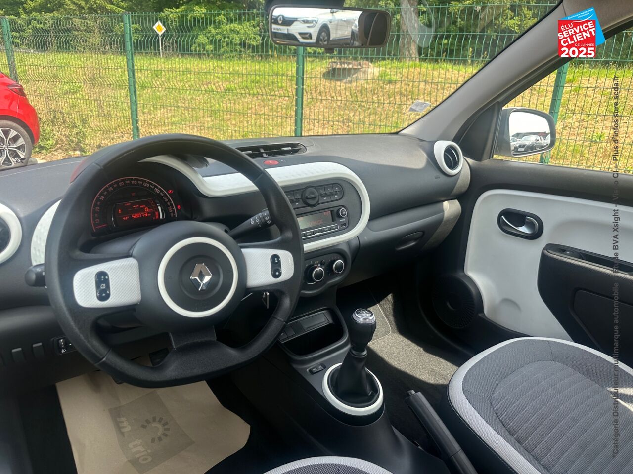 Véhicule d'occasion RENAULT TWINGO 1.0 SCE 65CH ZEN - 21 chez Renault Sélestat