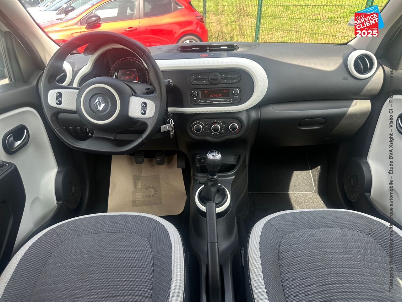 Véhicule d'occasion RENAULT TWINGO 1.0 SCE 65CH ZEN - 21 chez Renault Sélestat
