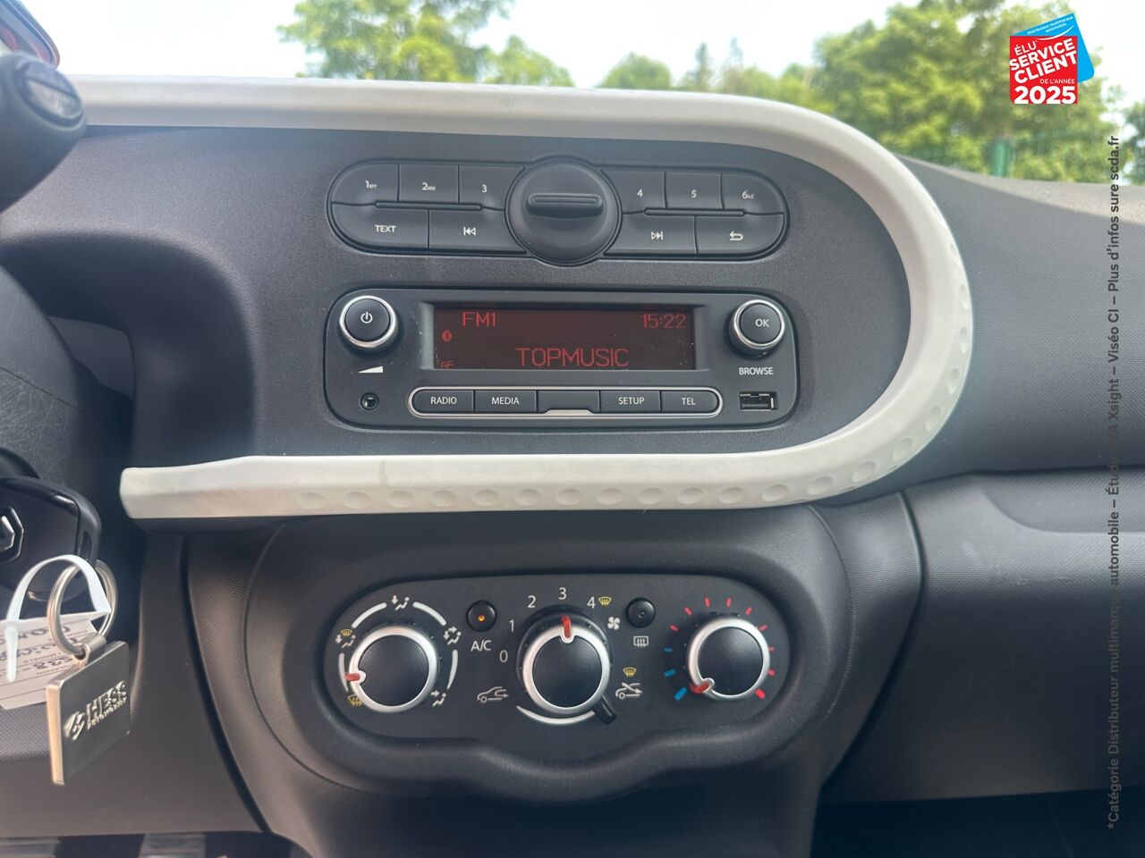 Véhicule d'occasion RENAULT TWINGO 1.0 SCE 65CH ZEN - 21 chez Renault Sélestat