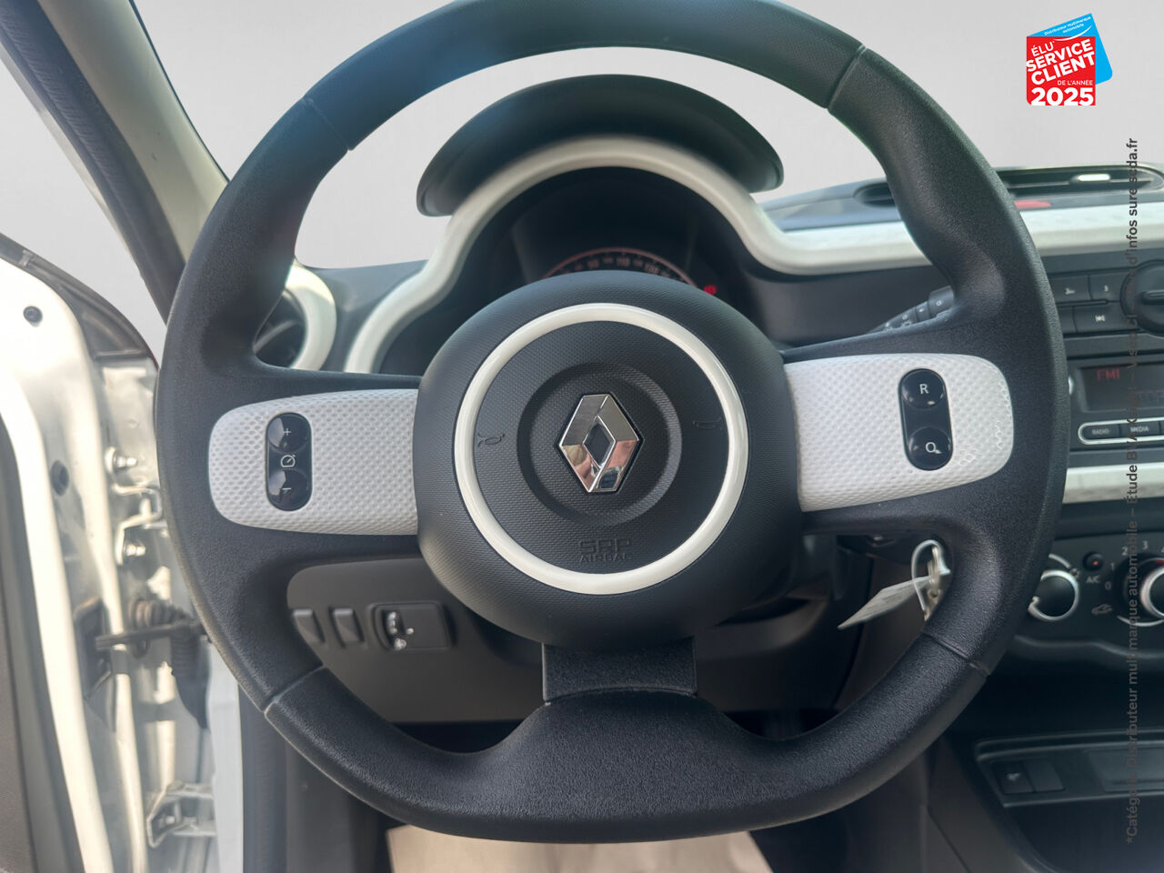Véhicule d'occasion RENAULT TWINGO 1.0 SCE 65CH ZEN - 21 chez Renault Sélestat