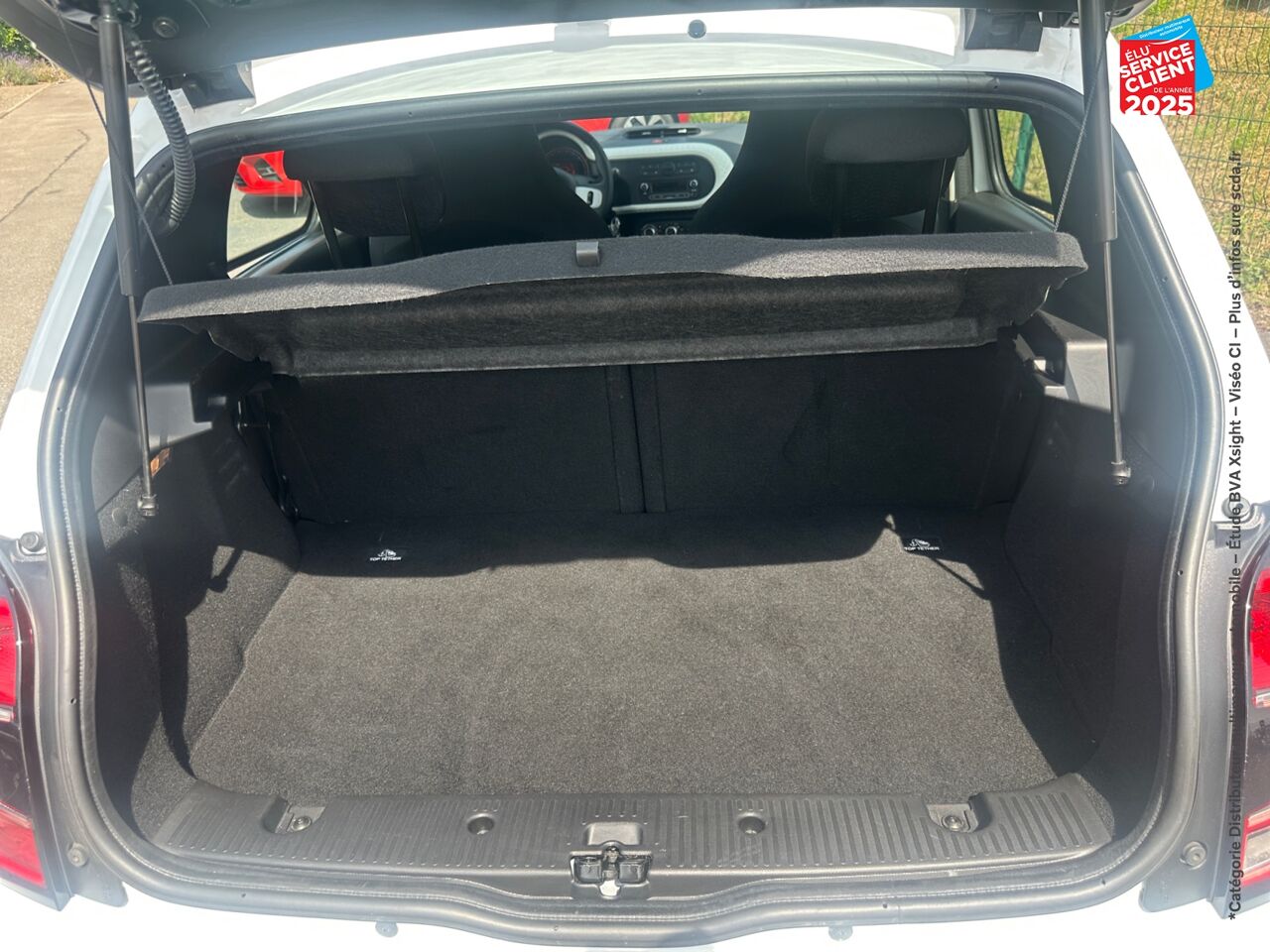 Véhicule d'occasion RENAULT TWINGO 1.0 SCE 65CH ZEN - 21 chez Renault Sélestat
