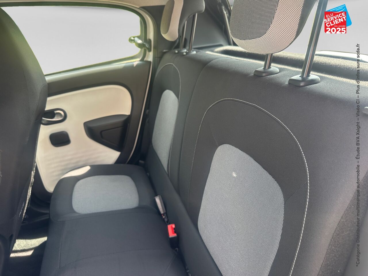 Véhicule d'occasion RENAULT TWINGO 1.0 SCE 65CH ZEN - 21 chez Renault Sélestat