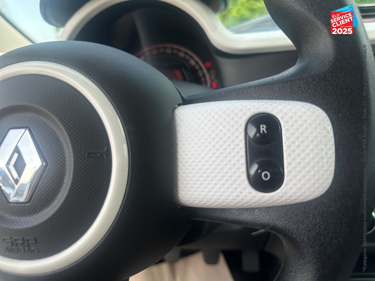 Véhicule d'occasion RENAULT TWINGO 1.0 SCE 65CH ZEN - 21 chez Renault Sélestat