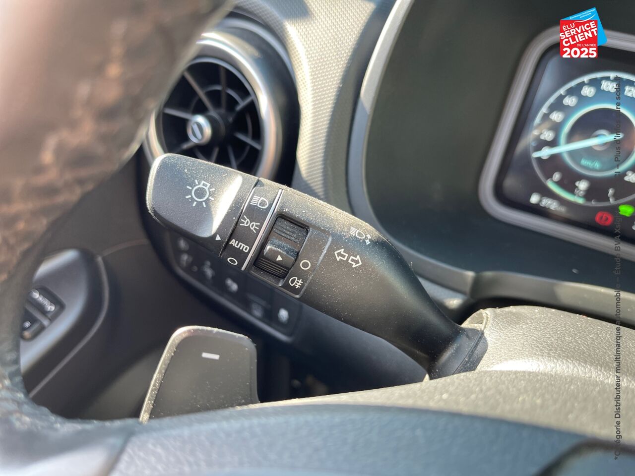 Véhicule d'occasion HYUNDAI KONA 1.6 GDI 141CH HYBRID INTUITIVE DCT-6 chez Hyundai Epernay