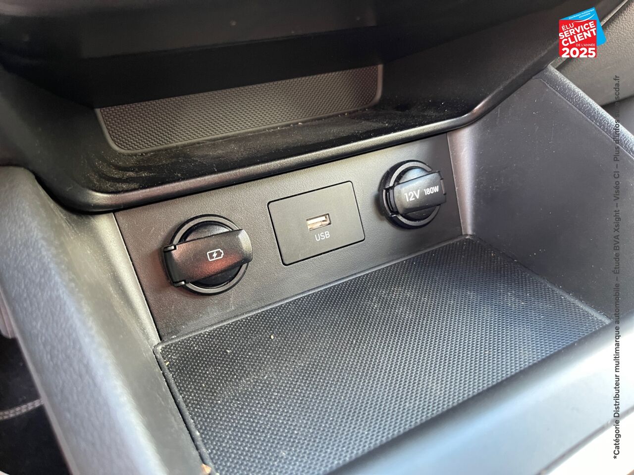 Véhicule d'occasion HYUNDAI KONA 1.6 GDI 141CH HYBRID INTUITIVE DCT-6 chez Hyundai Epernay