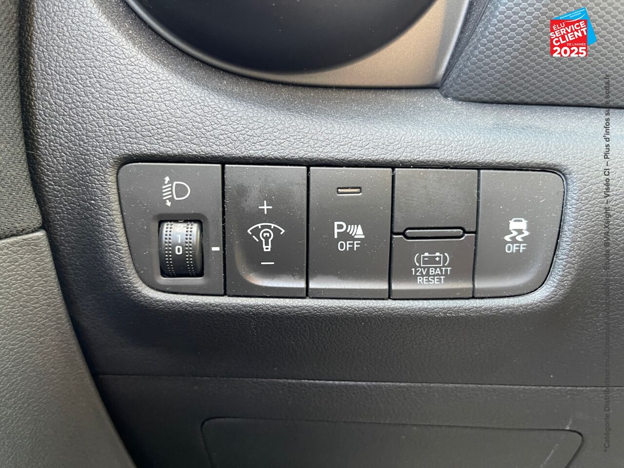 Véhicule d'occasion HYUNDAI KONA 1.6 GDI 141CH HYBRID INTUITIVE DCT-6 chez Hyundai Epernay