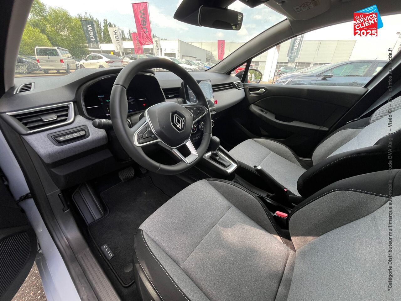 Véhicule d'occasion RENAULT CLIO 1.6 E-TECH 145CH FULL HYBRID EVOLUTION chez Toyota Thionville
