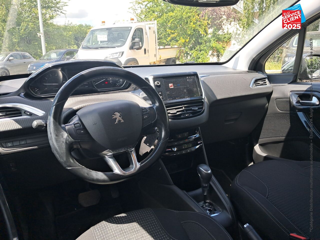 Véhicule d'occasion PEUGEOT 208 1.2 PURETECH 110CH ALLURE SS EAT6 5CV 5P chez Hyundai Epernay