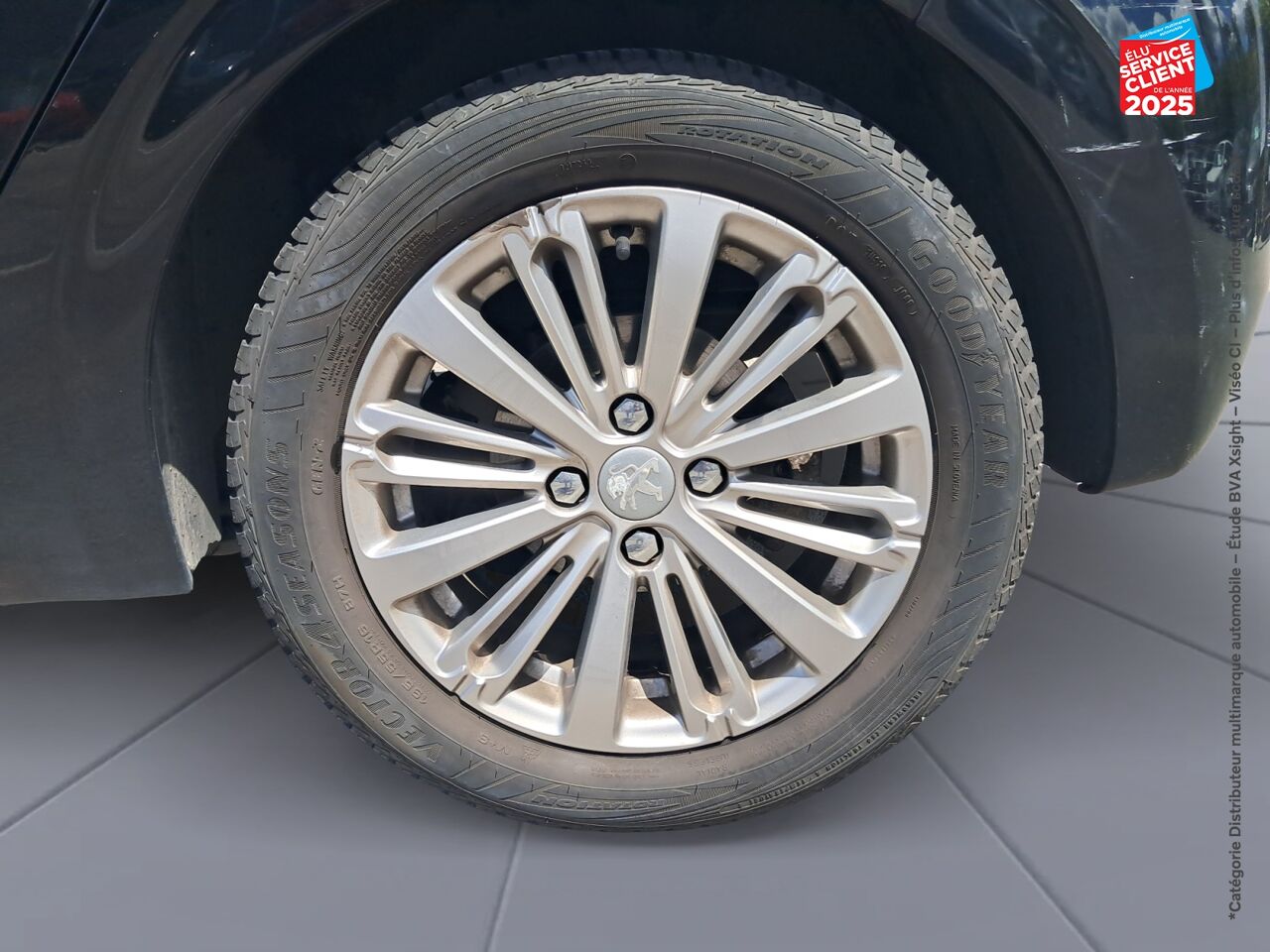 Véhicule d'occasion PEUGEOT 208 1.2 PURETECH 110CH ALLURE SS EAT6 5CV 5P chez Hyundai Epernay