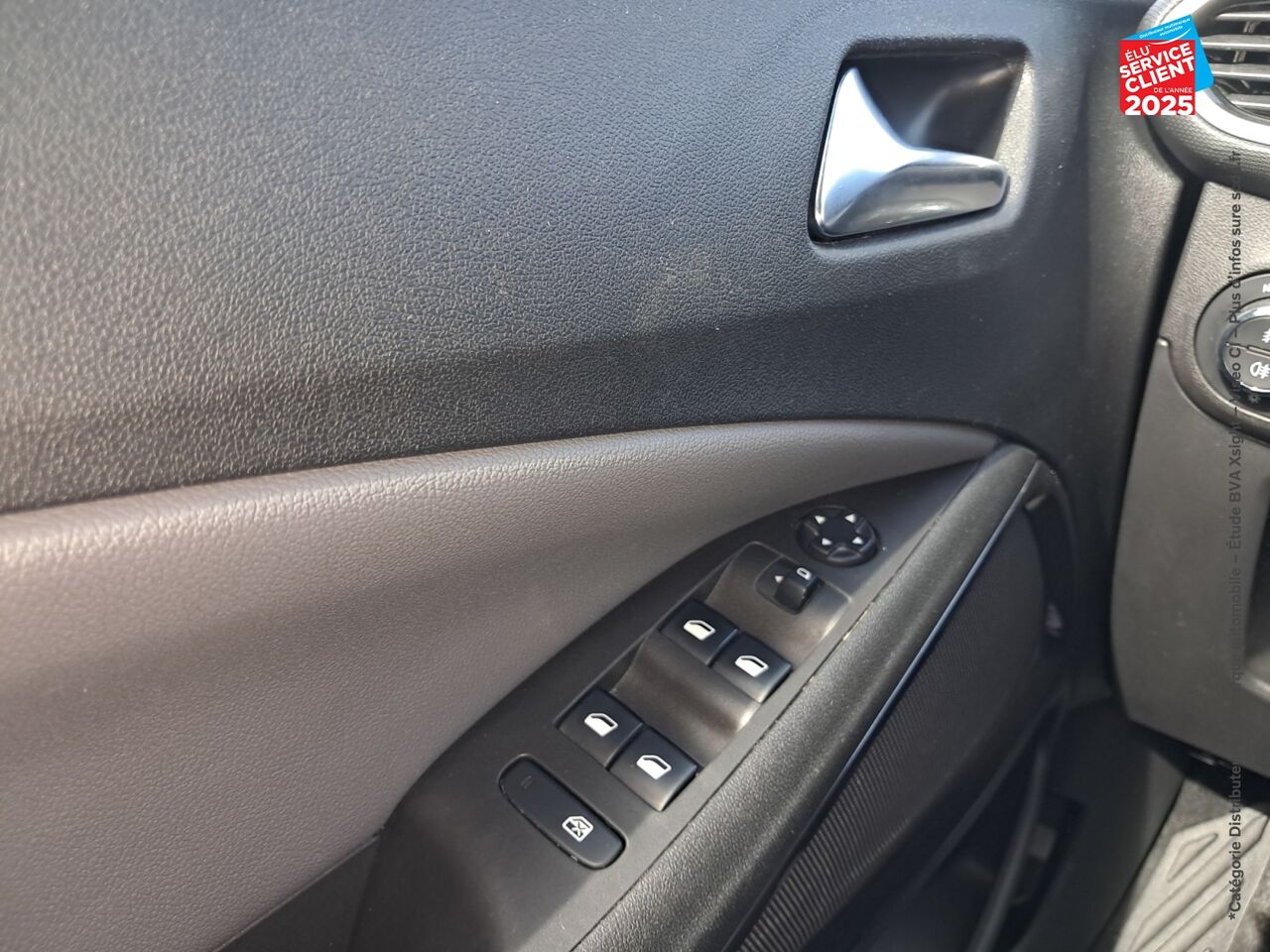 Véhicule d'occasion OPEL CROSSLAND X 1.2 TURBO 110CH INNOVATION BVA EURO 6D-T chez Renault Sélestat