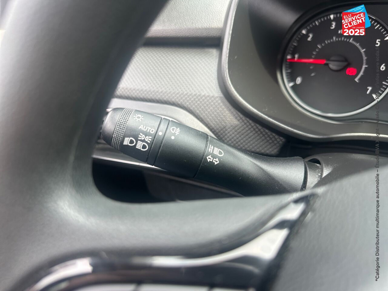 Véhicule d'occasion DACIA SANDERO 1.0 SCE 65CH ESSENTIAL chez Renault Saint-Louis