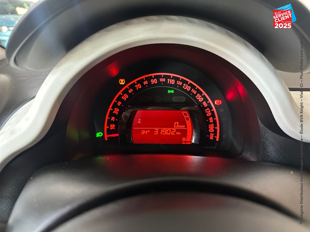 Véhicule d'occasion RENAULT TWINGO 1.0 SCE 65CH ZEN - 21 chez Toyota Verdun