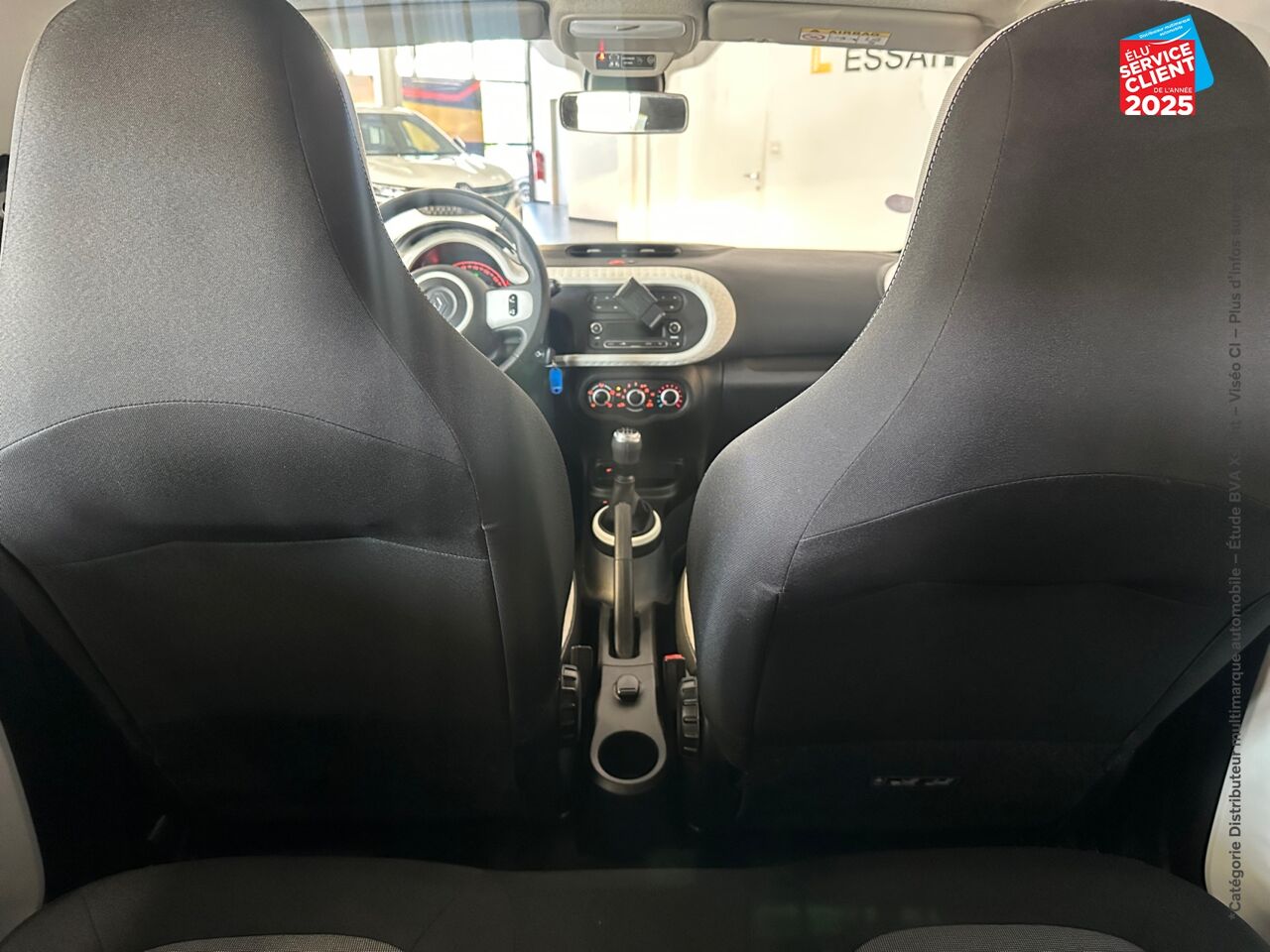 Véhicule d'occasion RENAULT TWINGO 1.0 SCE 65CH ZEN - 21 chez Toyota Verdun
