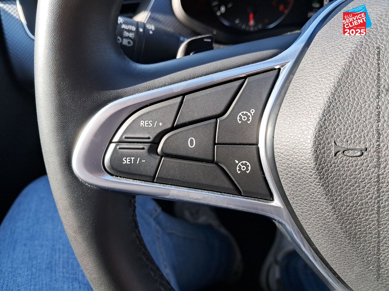 Véhicule d'occasion RENAULT ARKANA 1.3 TCE MILD HYBRID 140CH EVOLUTION EDC -22 chez Nissan Dijon
