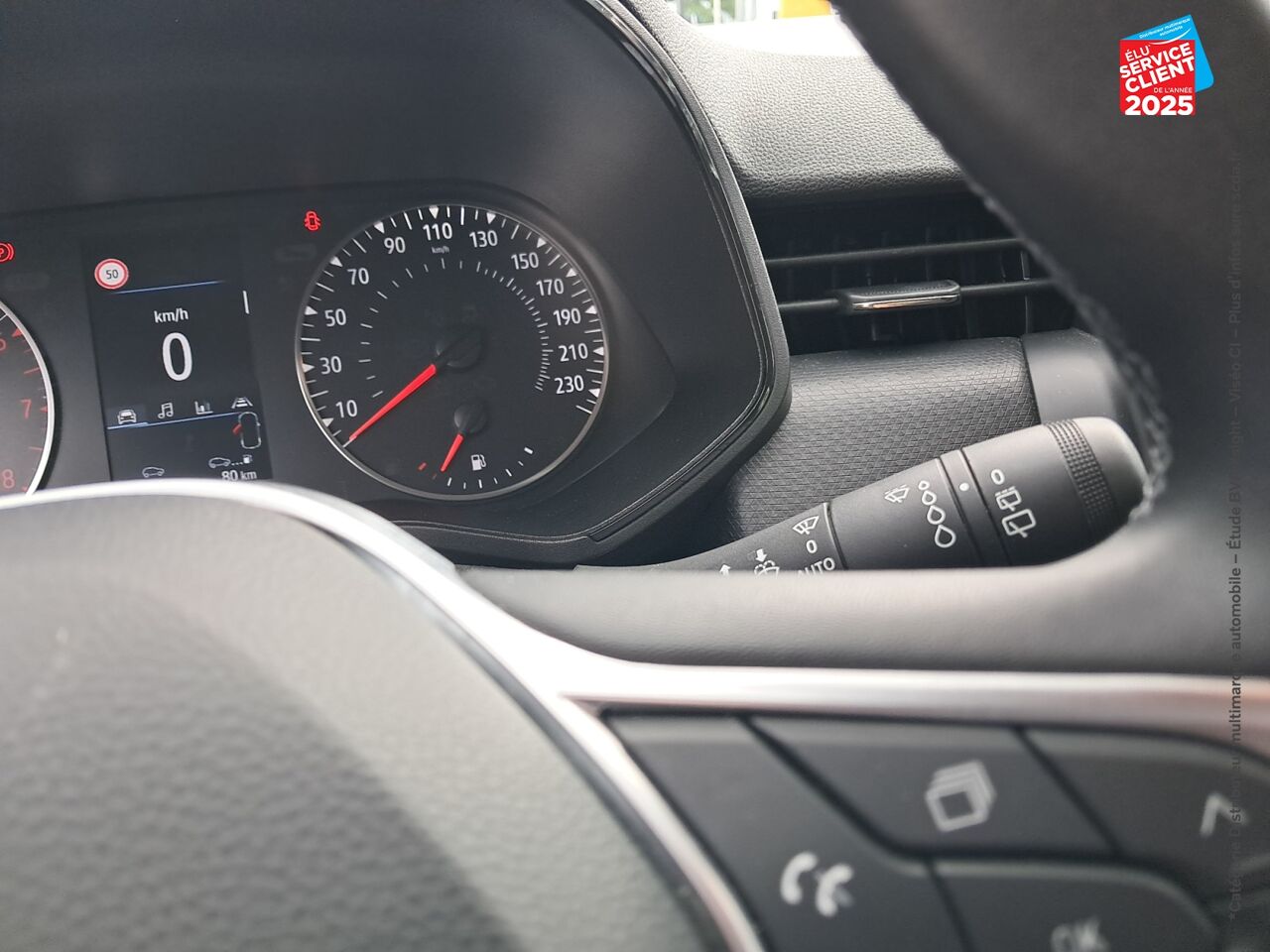Véhicule d'occasion RENAULT CLIO 1.0 TCE 90CH EQUILIBRE chez Toyota Verdun