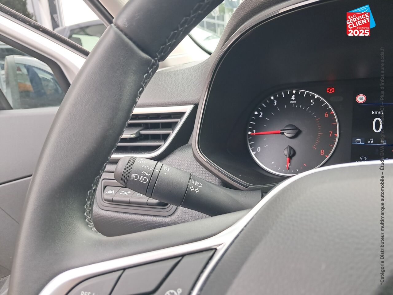 Véhicule d'occasion RENAULT CLIO 1.0 TCE 90CH EQUILIBRE chez Toyota Verdun