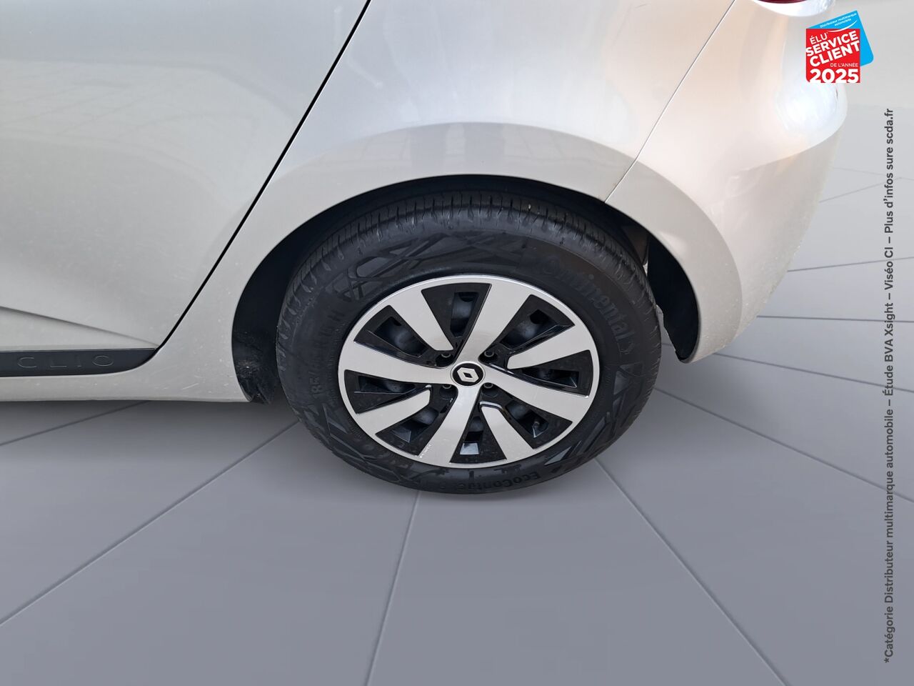 Véhicule d'occasion RENAULT CLIO 1.0 TCE 90CH EQUILIBRE chez Toyota Verdun