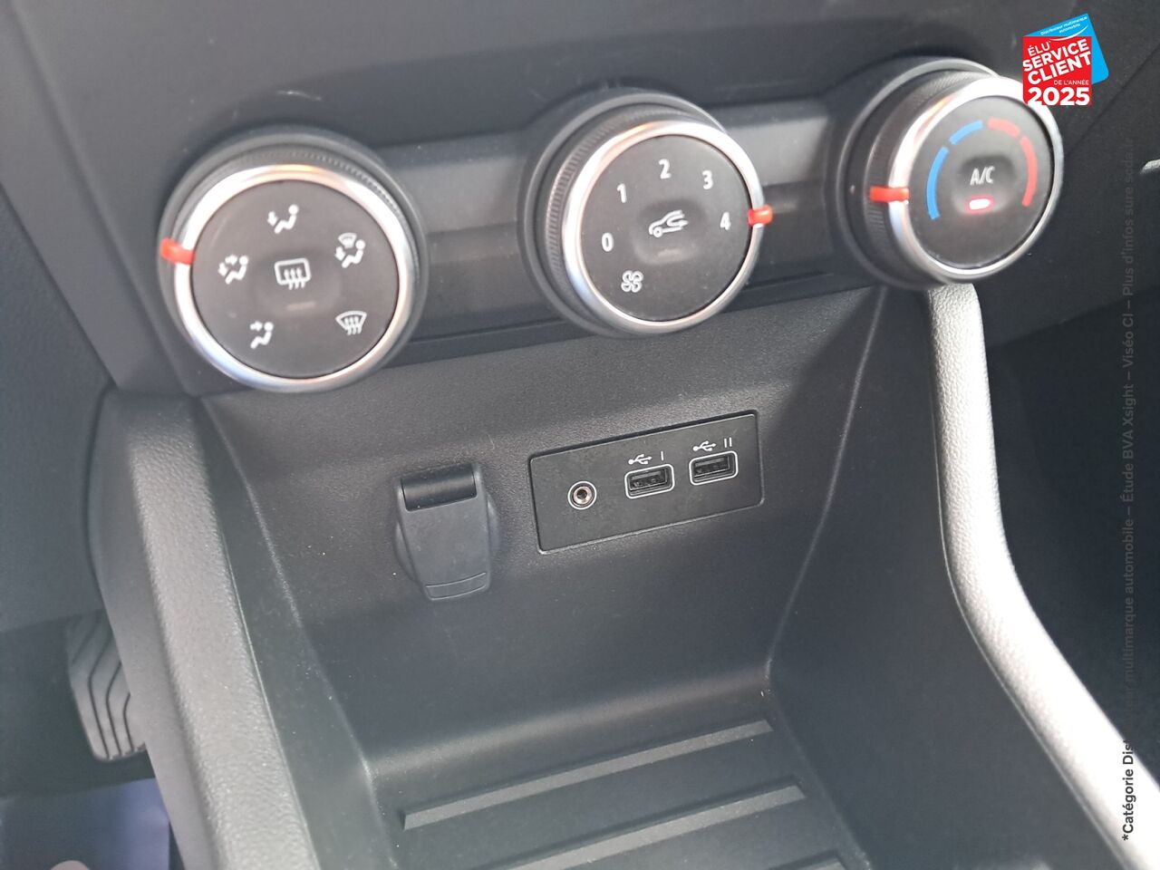 Véhicule d'occasion RENAULT CLIO 1.0 TCE 90CH EQUILIBRE chez Toyota Verdun