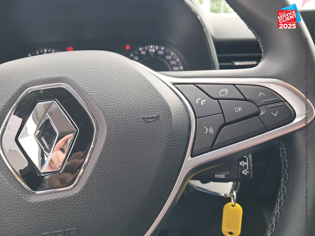 Véhicule d'occasion RENAULT CLIO 1.0 TCE 90CH EQUILIBRE chez Toyota Verdun