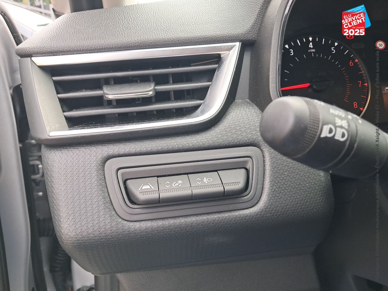 Véhicule d'occasion RENAULT CLIO 1.0 TCE 90CH EQUILIBRE chez Toyota Verdun