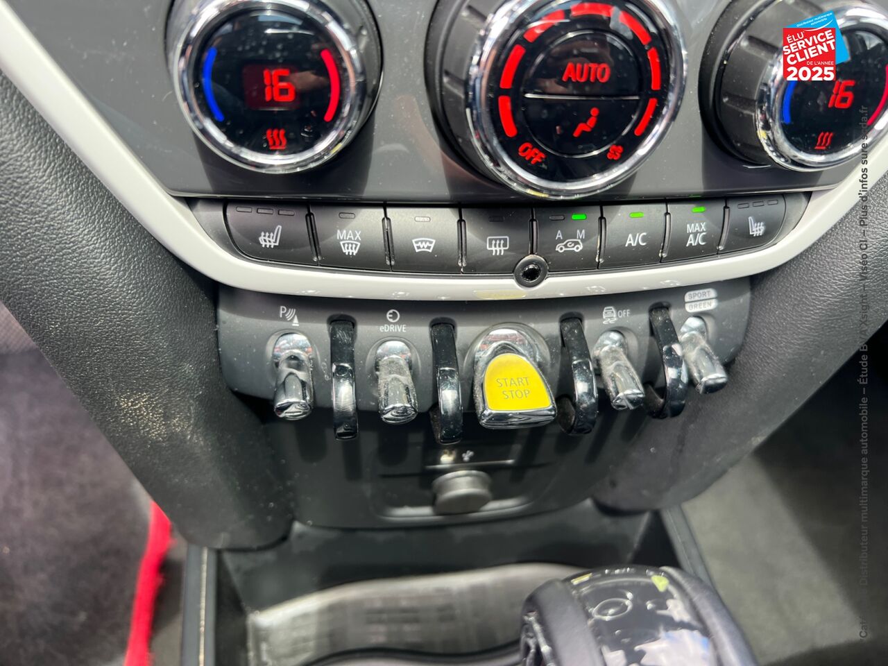 Véhicule d'occasion MINI COUNTRYMAN COOPER SE 136CH + 88CH EXQUISITE ALL4 BVA TPANO SIEGES CHAUF/CUIR chez MINI Besançon
