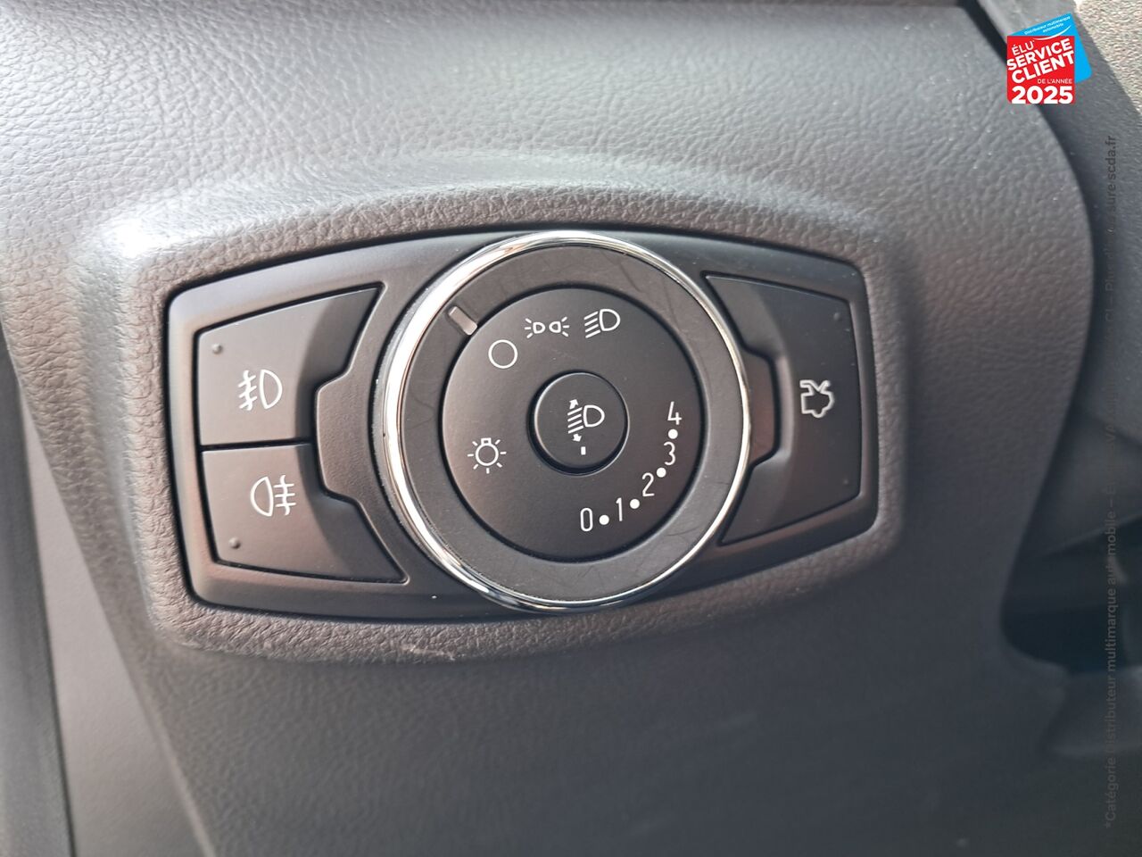 Véhicule d'occasion FORD KA+ 1.2 TI-VCT 70CH SS ESSENTIAL chez Opel Saint-Dizier