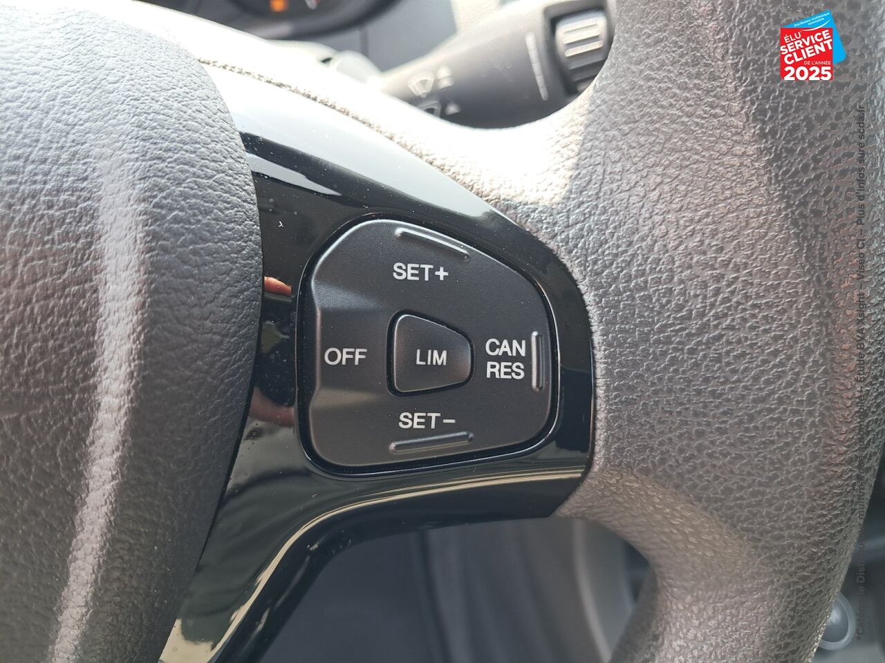 Véhicule d'occasion FORD KA+ 1.2 TI-VCT 70CH SS ESSENTIAL chez Opel Saint-Dizier