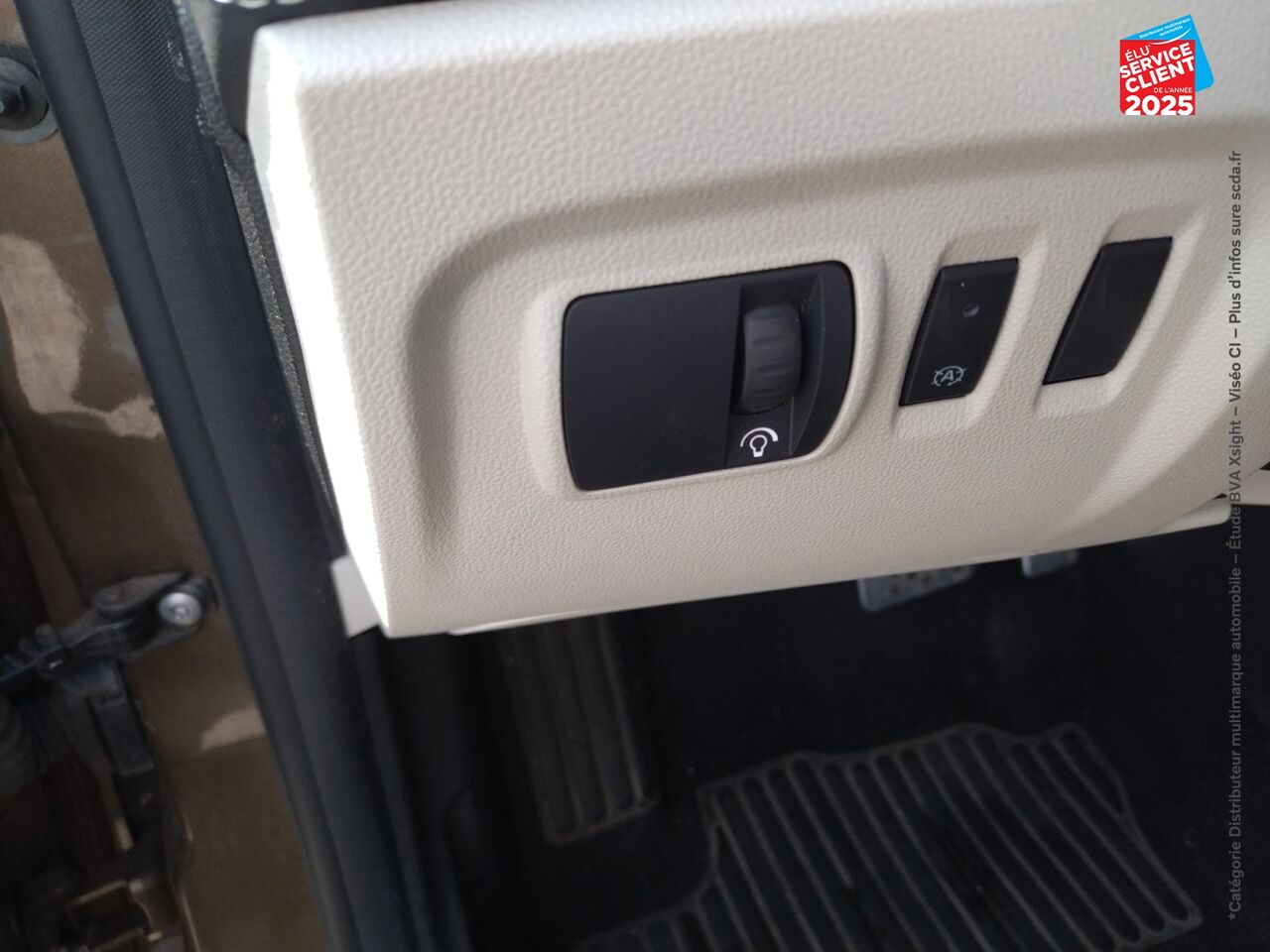 Véhicule d'occasion RENAULT CAPTUR 1.2 TCE 120CH ENERGY INITIALE PARIS EDC chez Dacia Belfort