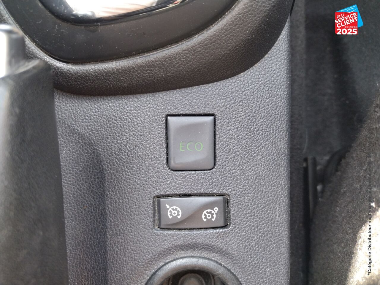 Véhicule d'occasion RENAULT CAPTUR 1.2 TCE 120CH ENERGY INITIALE PARIS EDC chez Dacia Belfort