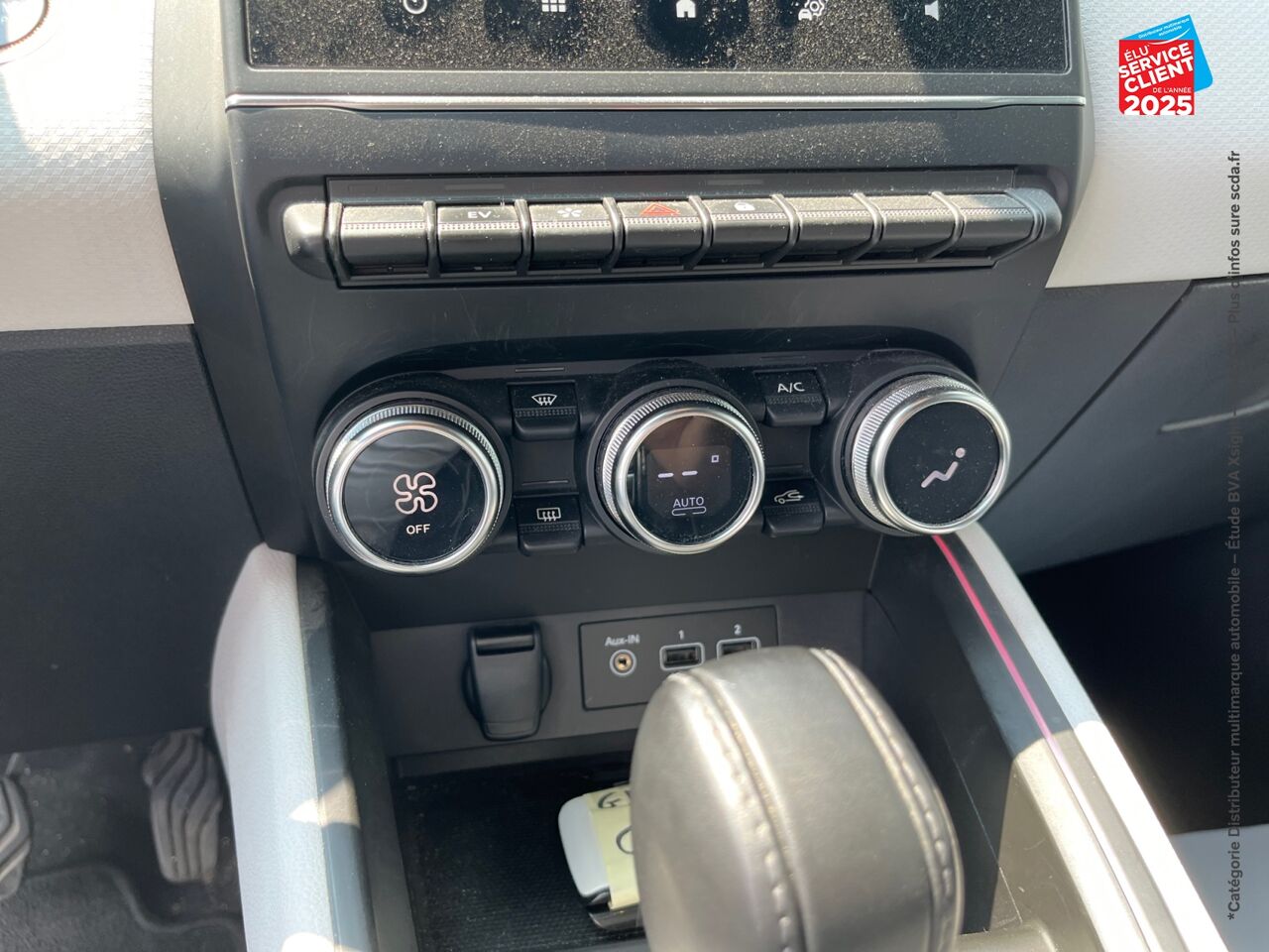 Véhicule d'occasion RENAULT CLIO 1.6 E-TECH HYBRIDE 145CH TECHNO CAMERA chez Opel Saint-Dizier