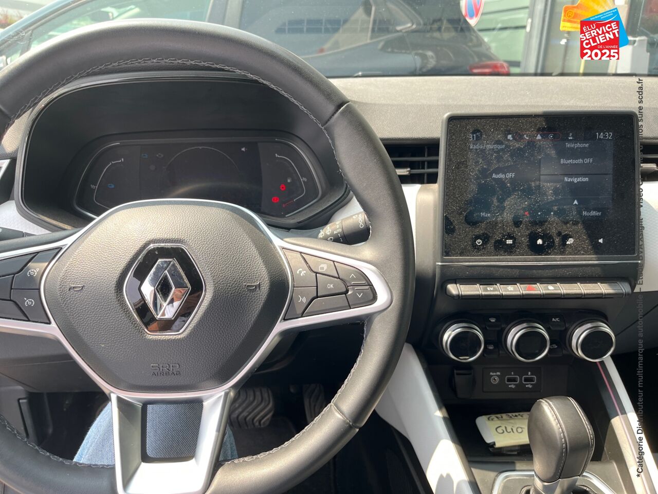 Véhicule d'occasion RENAULT CLIO 1.6 E-TECH HYBRIDE 145CH TECHNO CAMERA chez Opel Saint-Dizier