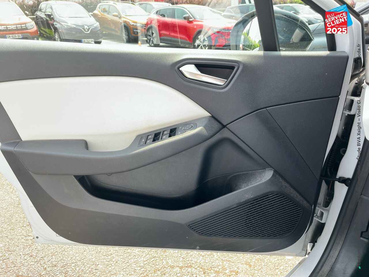 Véhicule d'occasion RENAULT CLIO 1.6 E-TECH HYBRIDE 145CH TECHNO CAMERA chez Opel Saint-Dizier