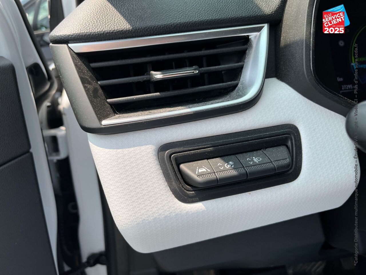 Véhicule d'occasion RENAULT CLIO 1.6 E-TECH HYBRIDE 145CH TECHNO CAMERA chez Opel Saint-Dizier