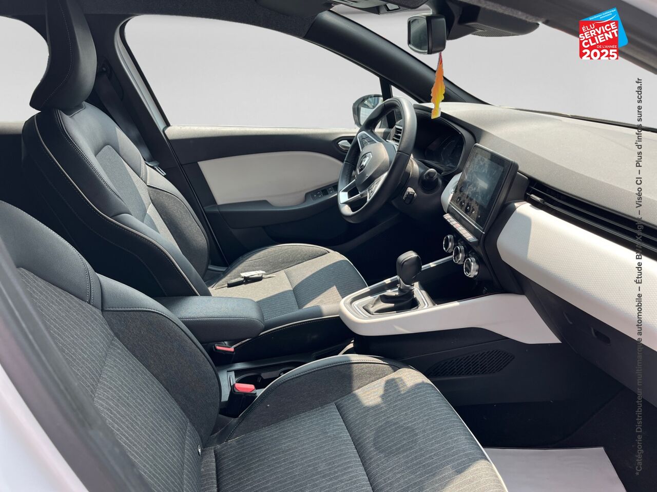 Véhicule d'occasion RENAULT CLIO 1.6 E-TECH HYBRIDE 145CH TECHNO CAMERA chez Opel Saint-Dizier