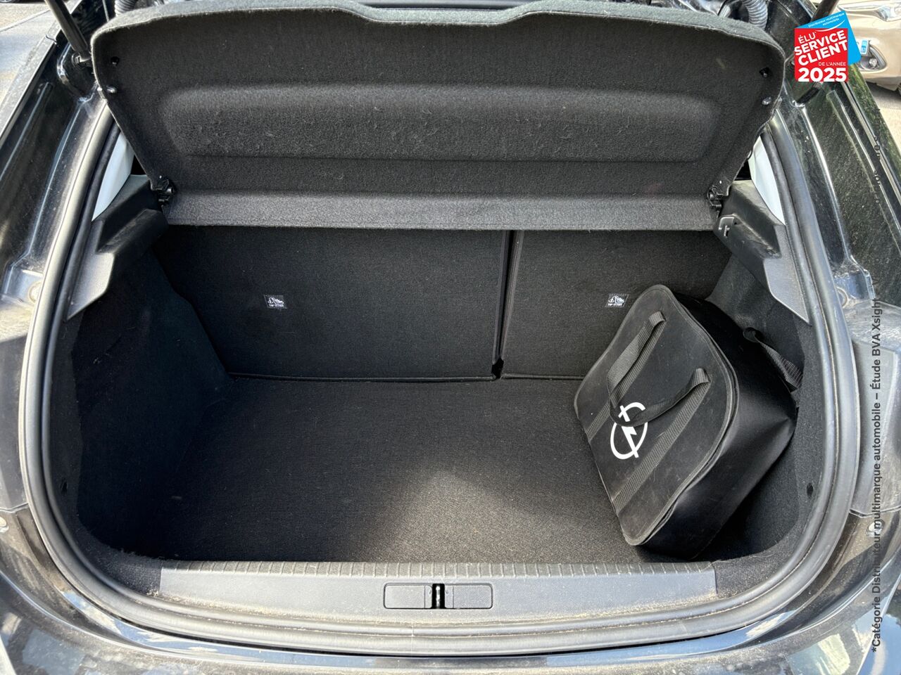 Véhicule d'occasion OPEL CORSA CORSA-E 136CH EDITION chez Opel Besançon