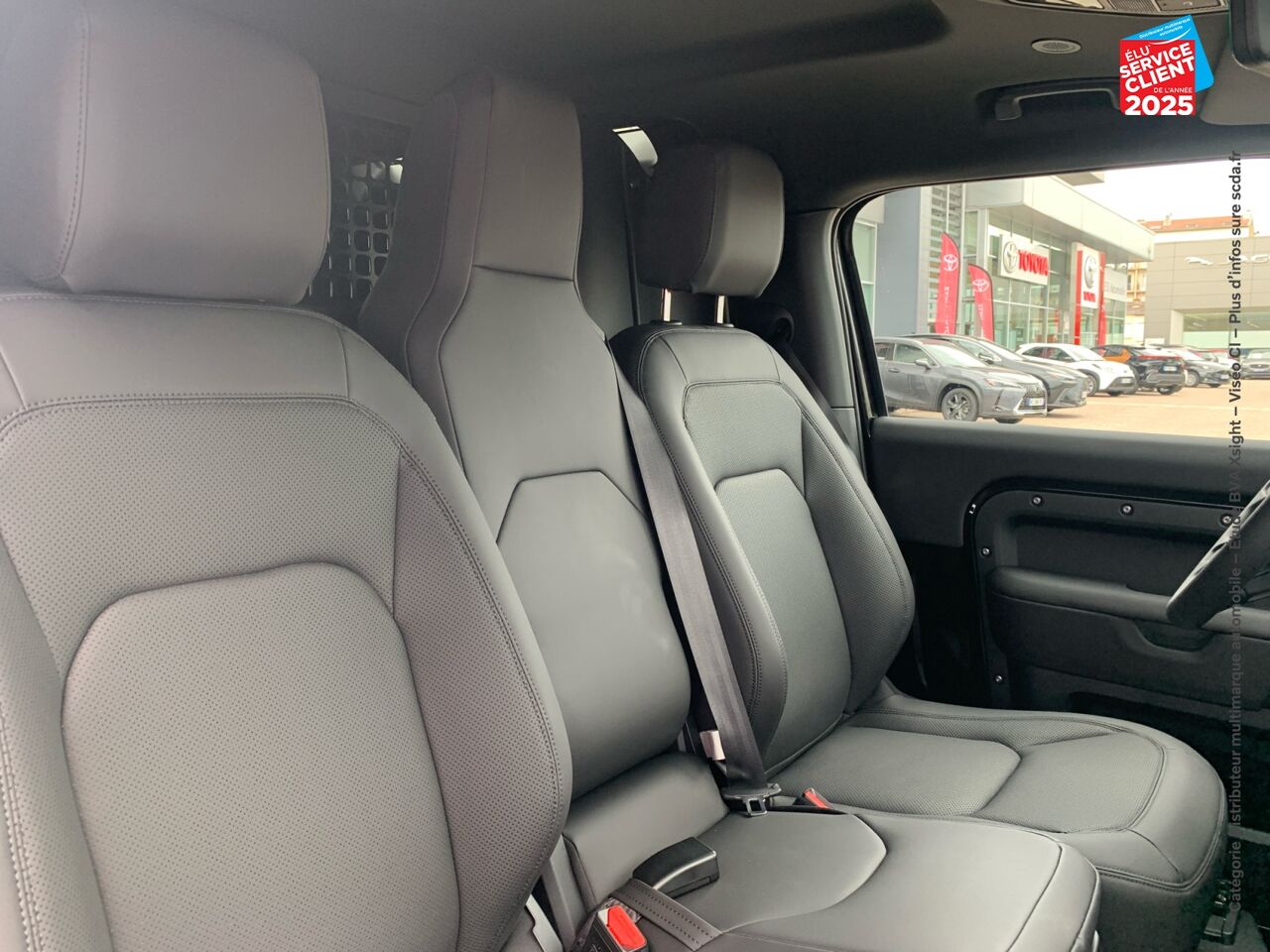 Véhicule d'occasion LAND-ROVER DEFENDER 90 3.0 D250 HARD TOP X-DYNAMIC SE chez Toyota Thionville