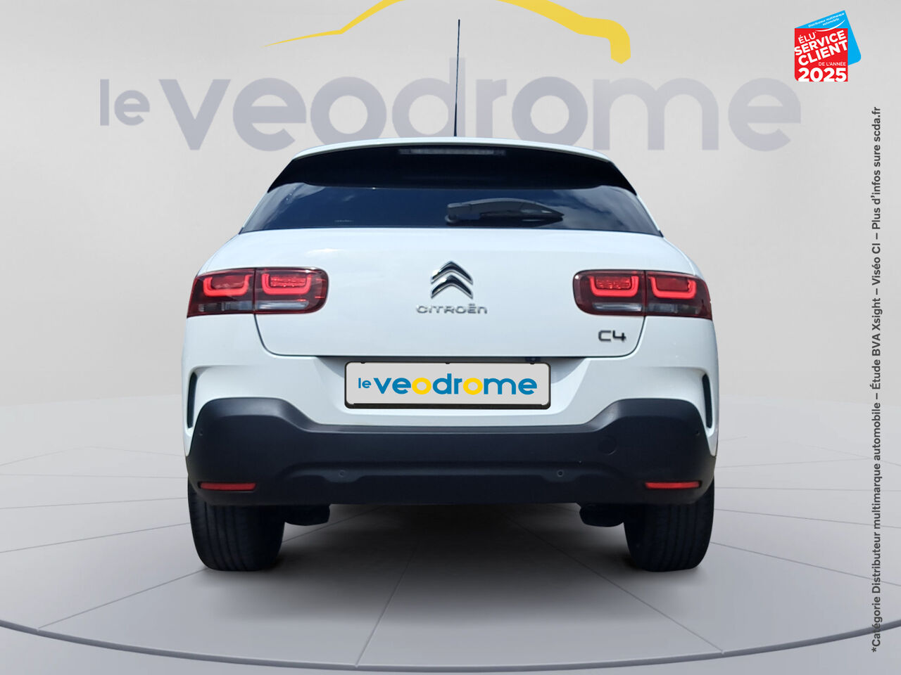 Véhicule d'occasion CITROEN C4 CACTUS PURETECH 110CH S/S SHINE E6.D 6CV GPS CAMERA CARPLAY chez Le Veodrome