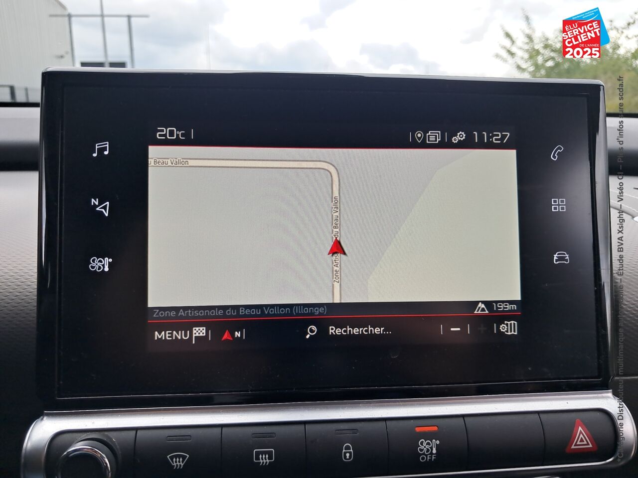 Véhicule d'occasion CITROEN C4 CACTUS PURETECH 110CH S/S SHINE E6.D 6CV GPS CAMERA CARPLAY chez Le Veodrome