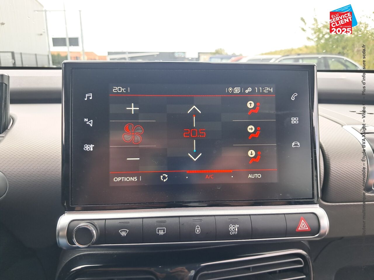 Véhicule d'occasion CITROEN C4 CACTUS PURETECH 110CH S/S SHINE E6.D 6CV GPS CAMERA CARPLAY chez Le Veodrome