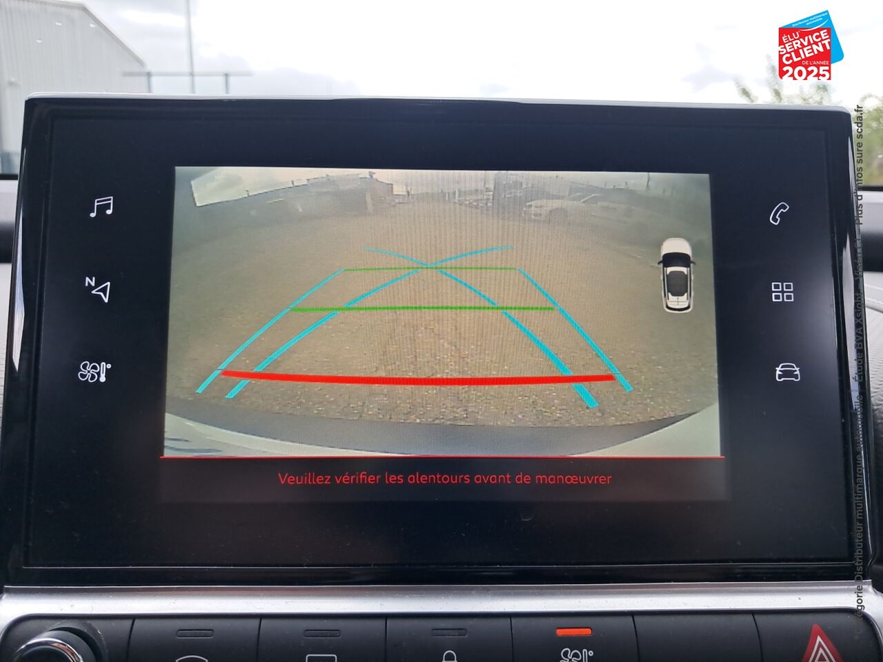Véhicule d'occasion CITROEN C4 CACTUS PURETECH 110CH S/S SHINE E6.D 6CV GPS CAMERA CARPLAY chez Le Veodrome