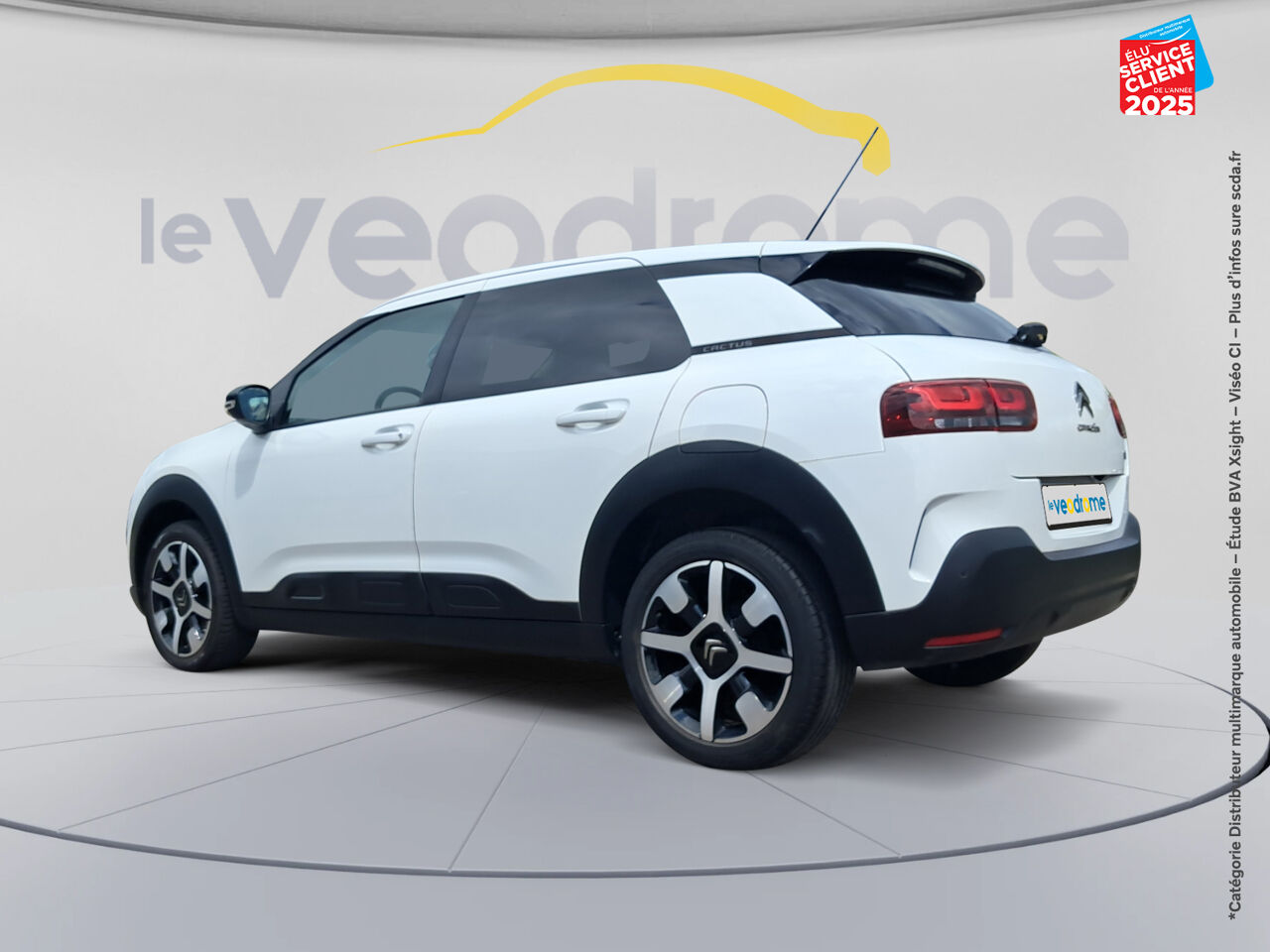 Véhicule d'occasion CITROEN C4 CACTUS PURETECH 110CH S/S SHINE E6.D 6CV GPS CAMERA CARPLAY chez Le Veodrome