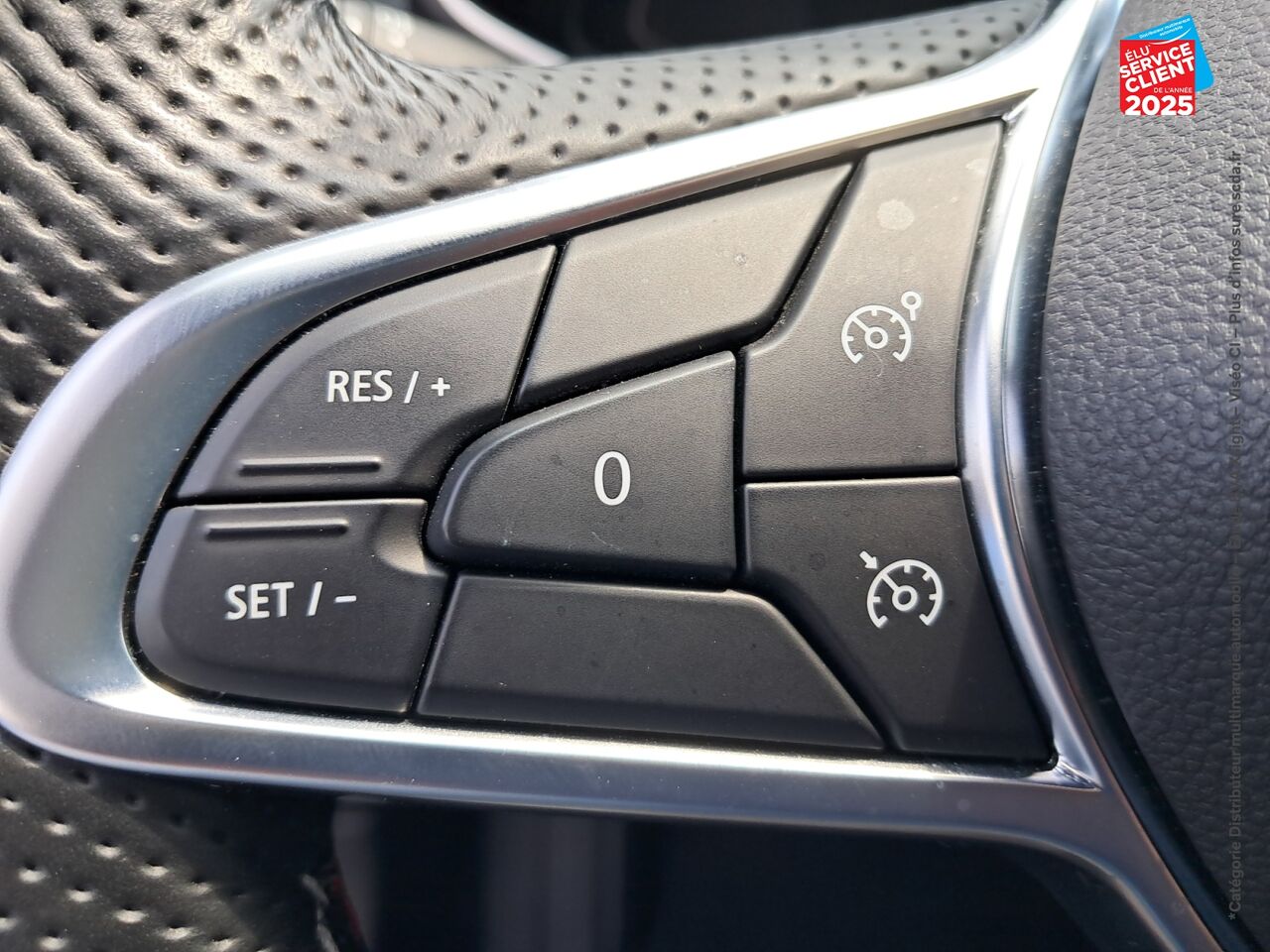 Véhicule d'occasion RENAULT CLIO 1.0 TCE 100CH RS LINE - 20 chez Renault Saint-Louis