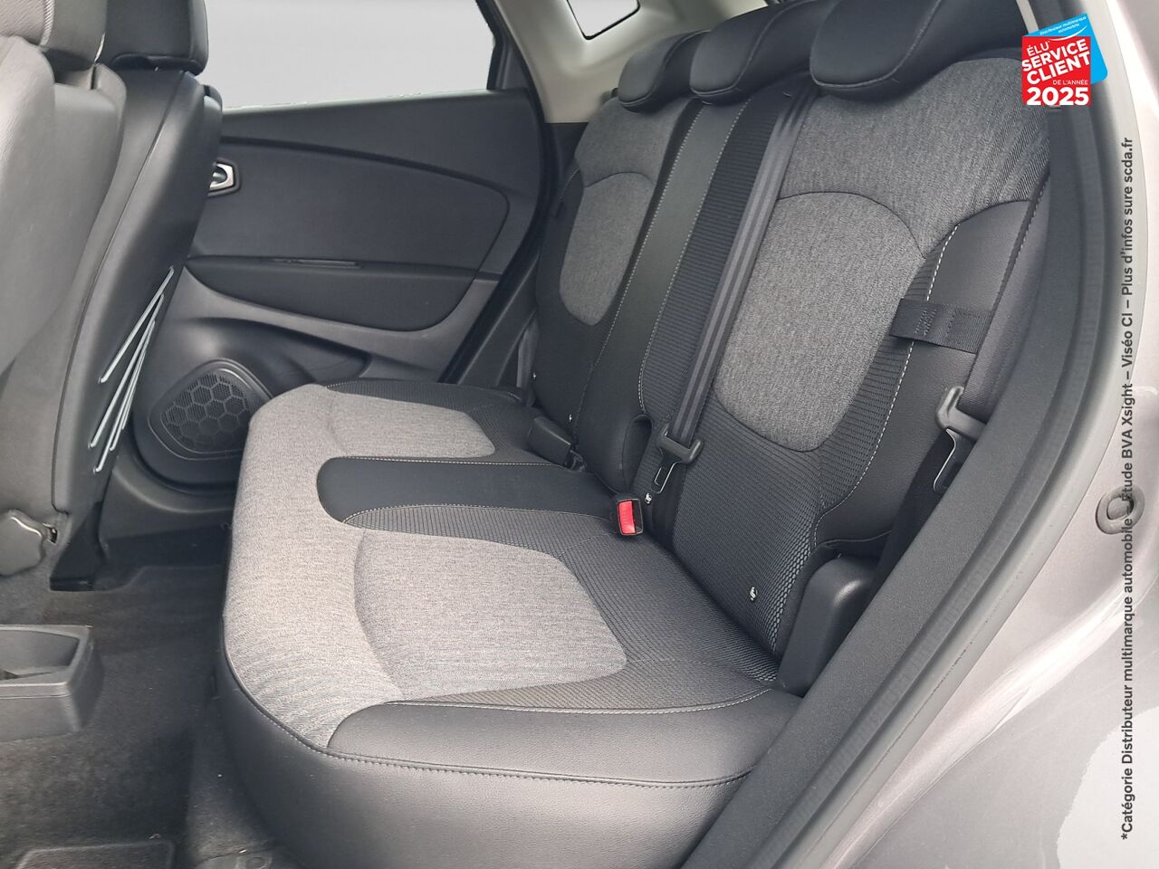 Véhicule d'occasion RENAULT CAPTUR 1.3 TCE 130CH FAP INTENS chez HESS Automobile