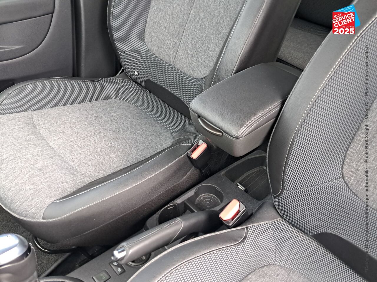 Véhicule d'occasion RENAULT CAPTUR 1.3 TCE 130CH FAP INTENS chez HESS Automobile