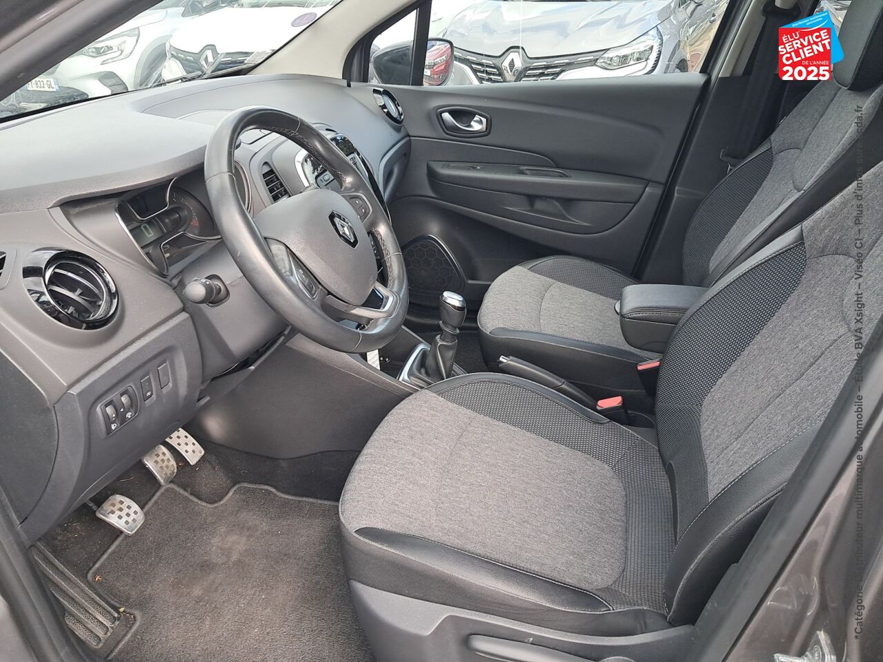 Véhicule d'occasion RENAULT CAPTUR 1.3 TCE 130CH FAP INTENS chez HESS Automobile