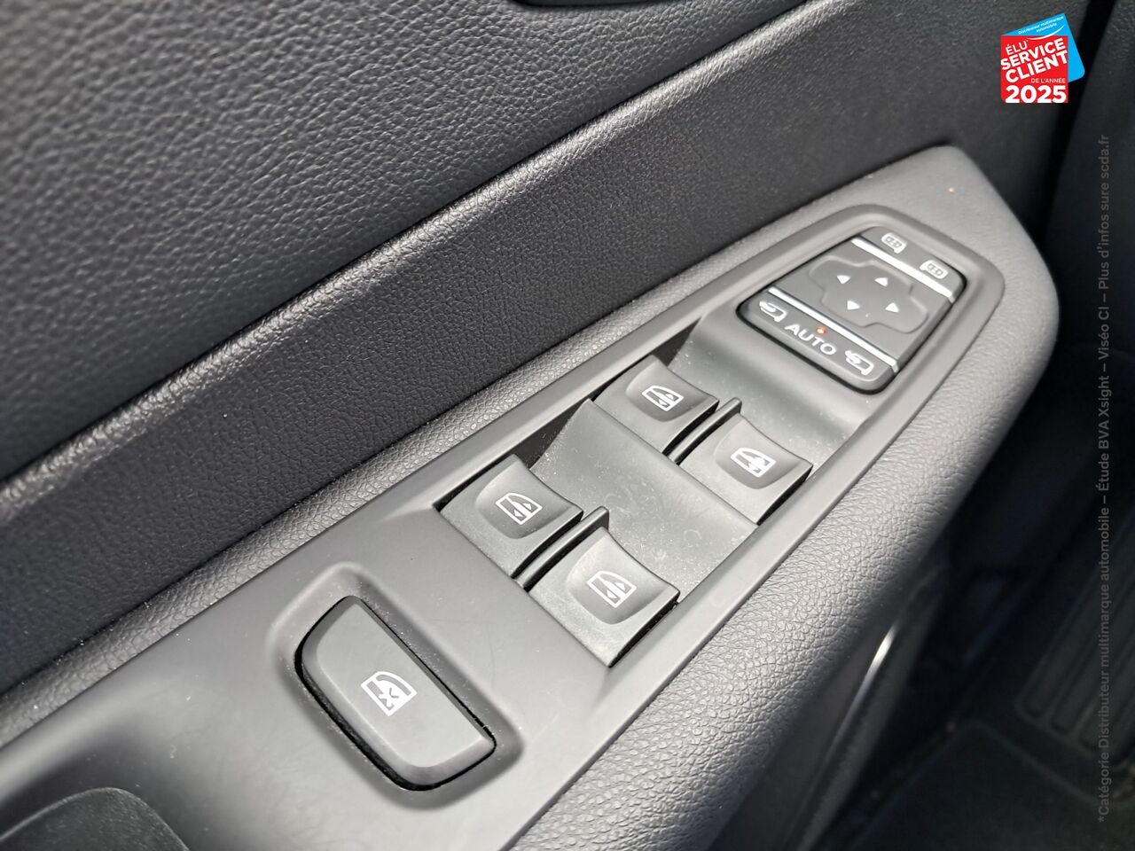 Véhicule d'occasion RENAULT CAPTUR 1.3 TCE 130CH FAP INTENS chez HESS Automobile