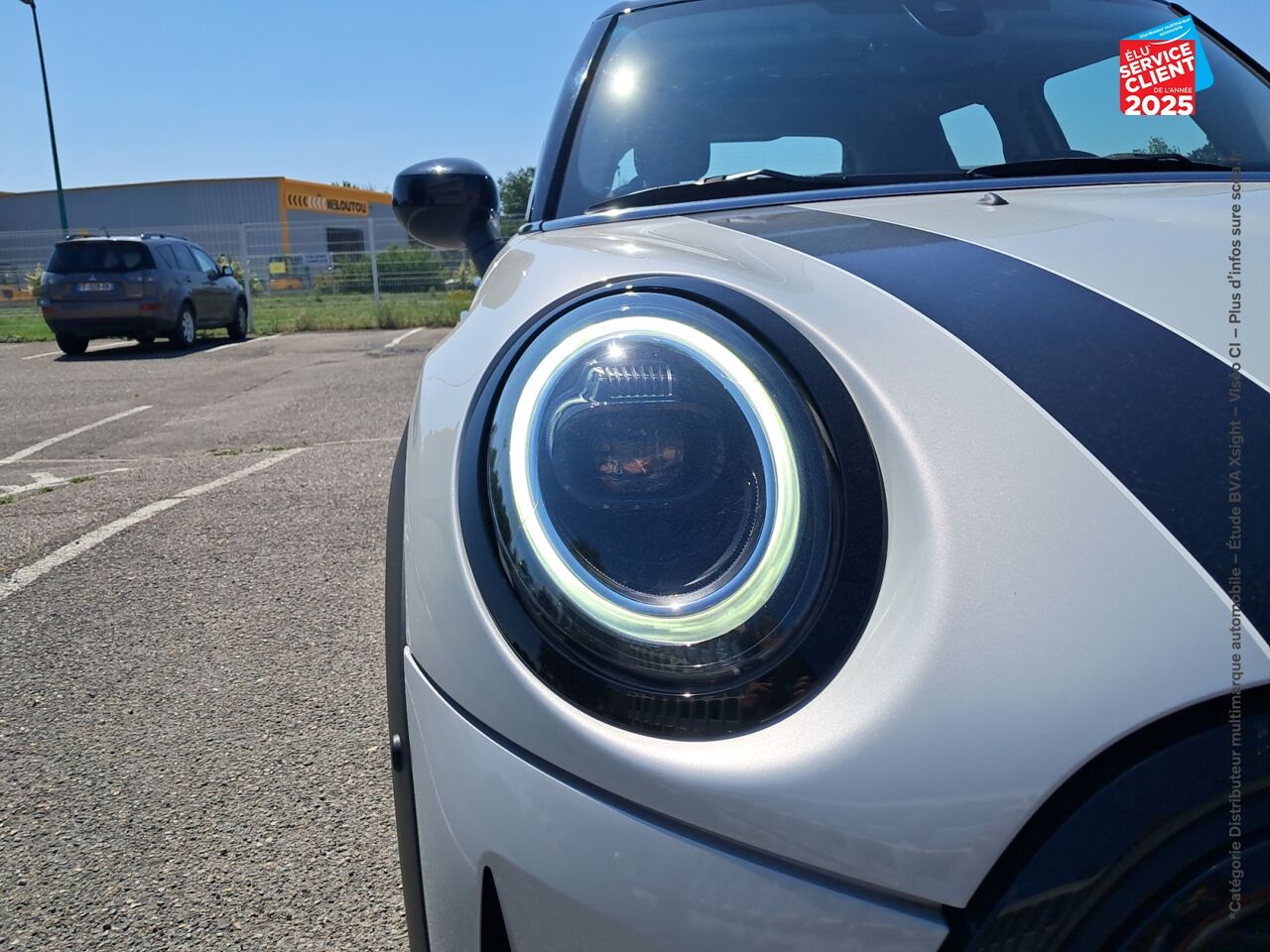 Véhicule d'occasion MINI MINI 5 PORTES COOPER 136CH EDITION CAMDEN BVA7 TOUVRANT SIEGE CHAUF GPS chez BMW Lons le Saunier